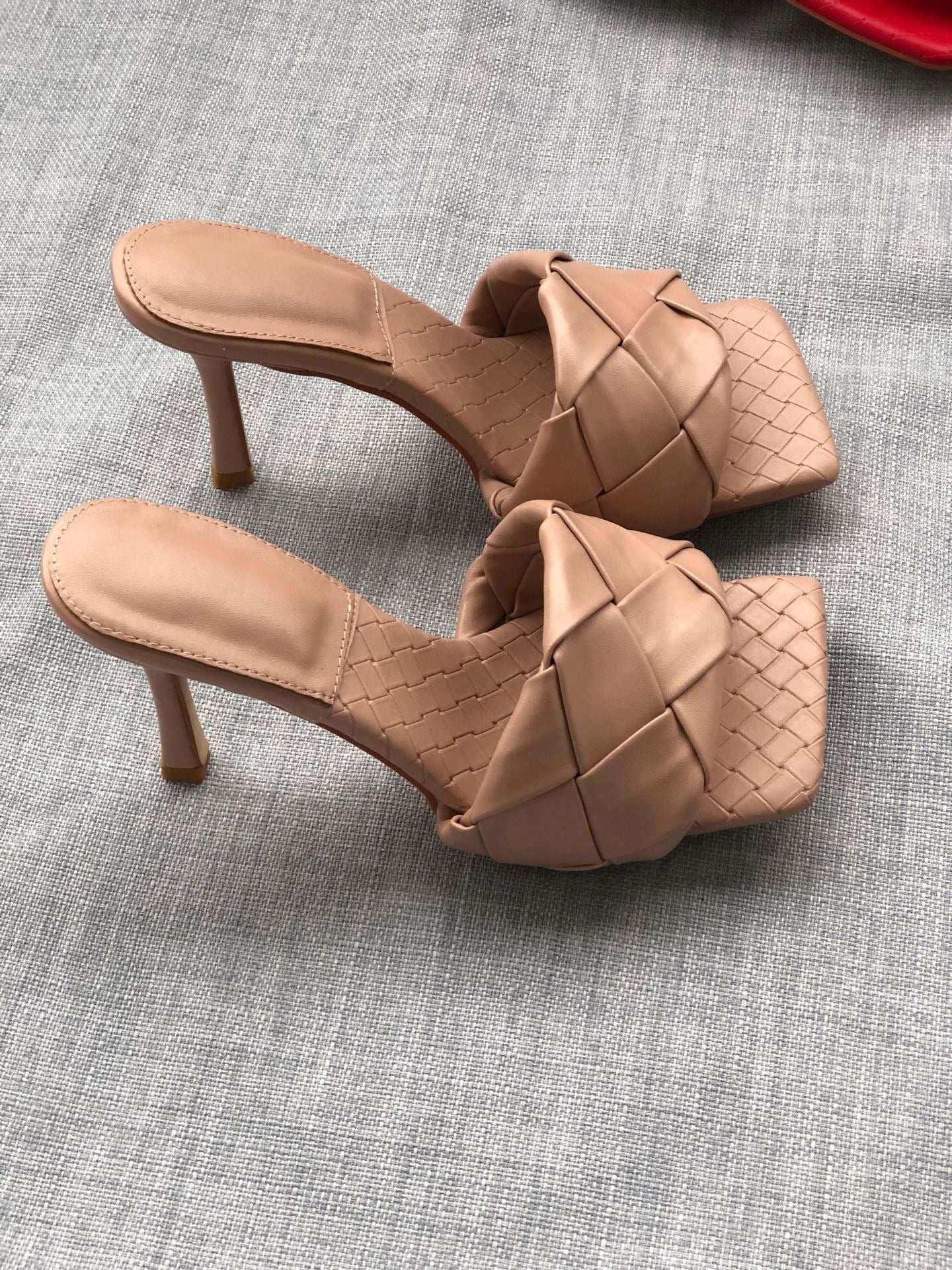 New Woven Slippers Woman Open Toe Comfortable Slip on Cow Tendon Anti Slip Sole Roman Shoes