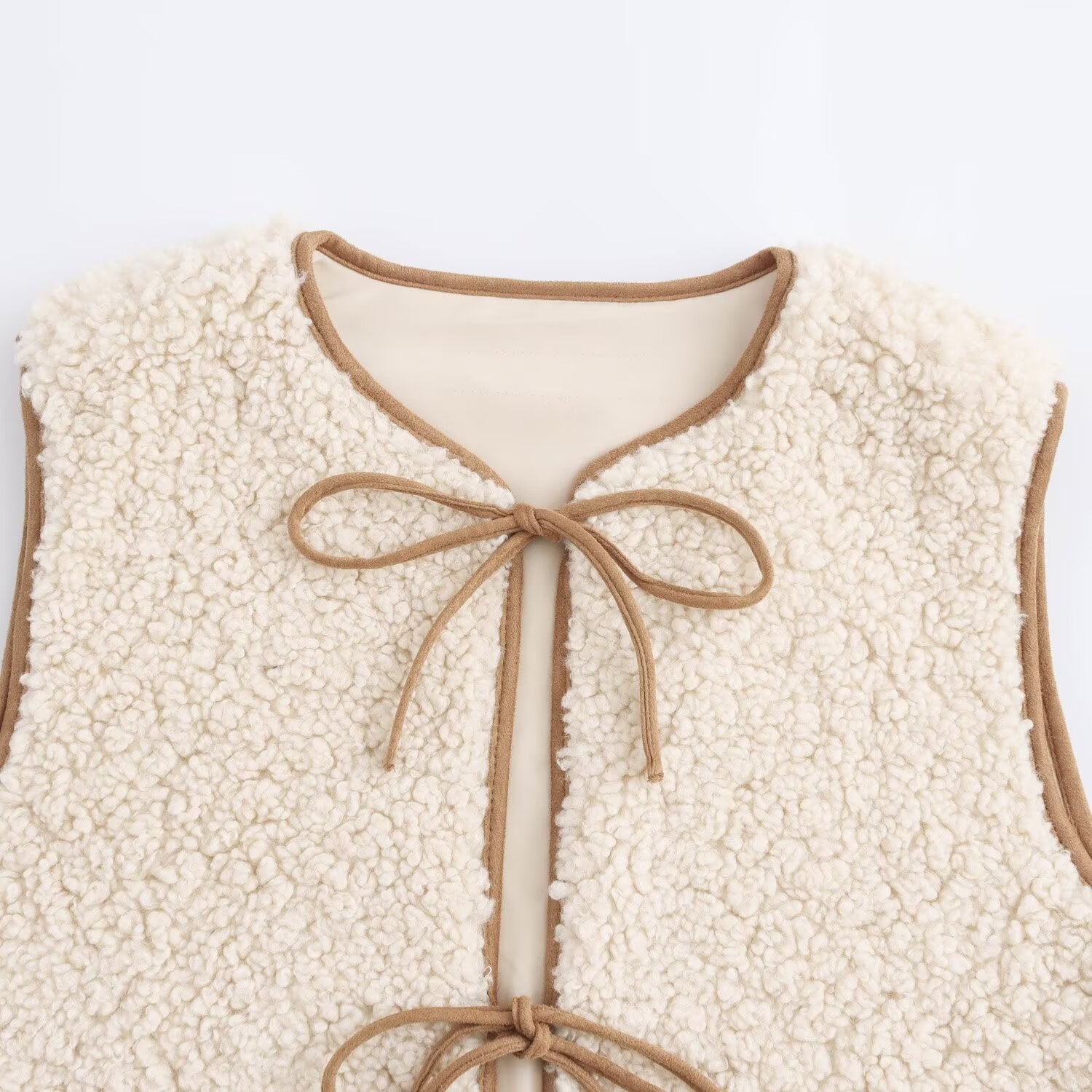 Versatile lambskin vest for women's clothing